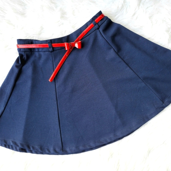 NWOT!! FOREVER 21 Skater Skirt w/ Belt! - Picture 2 of 9
